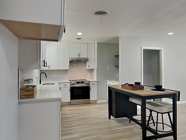 Photo - 2111 Melissa St