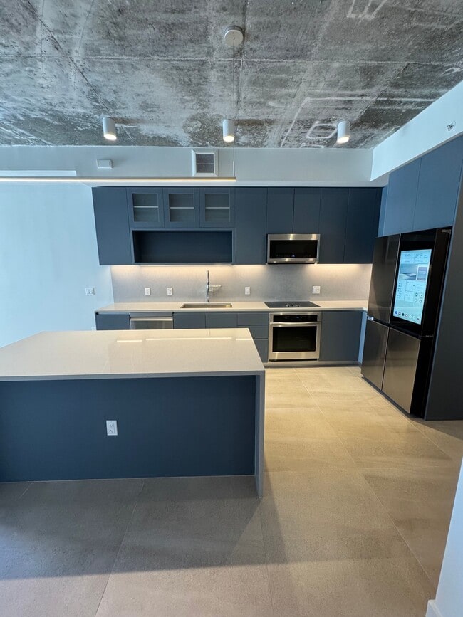 Building Photo - 120 NW 31st St Unit A2 Rental