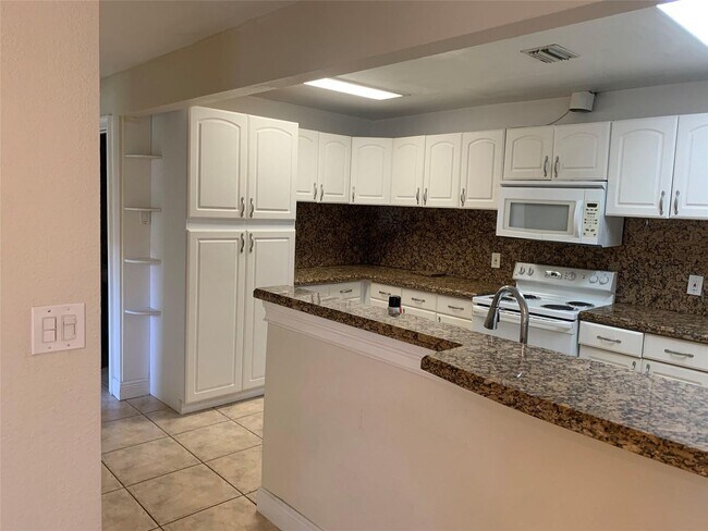 Photo - 907 SW 78th Ave