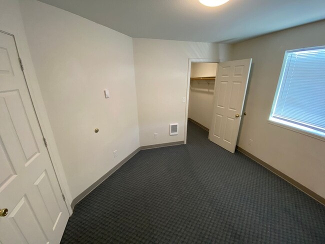 806 E White Birch Ave Unidad 806 E White Birch Ave - Unit 3