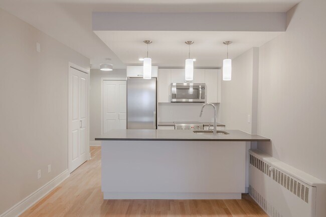 Photo - 3460 Rue Durocher Unit 708