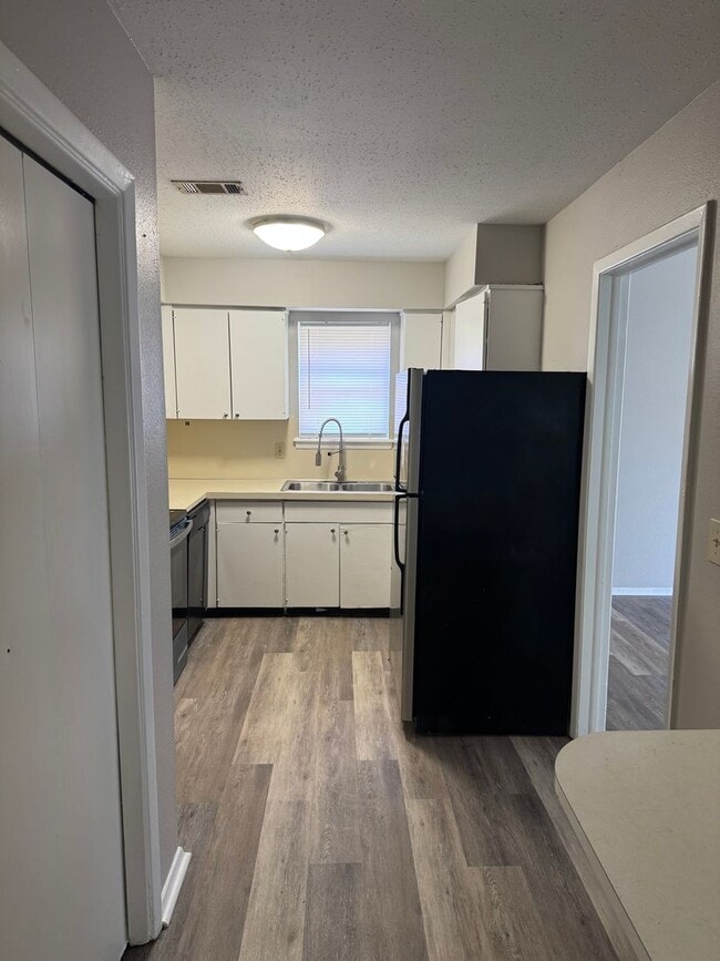 Photo - Stunning 3 Bed 2 Bath duplex
