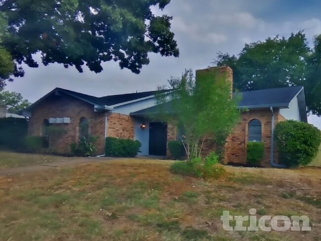 Photo - 414 Hemlock Dr