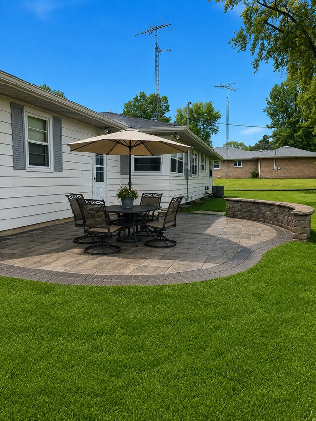 Photo - 532 Riley Dr