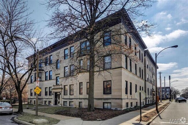 Building Photo - 4256 Maryland Ave Unit LLE Rental