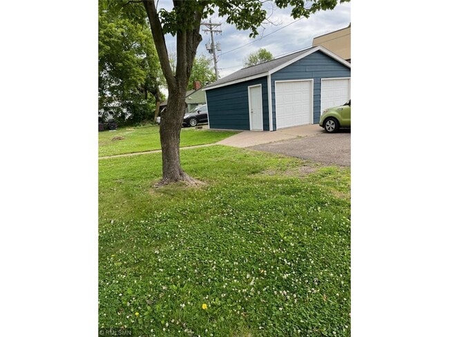 Photo - 239 Harriman Ave S