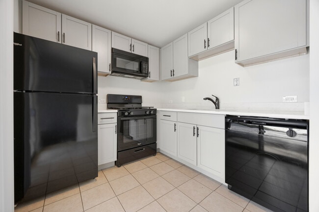 Photo - 21 N Park Blvd Unit B