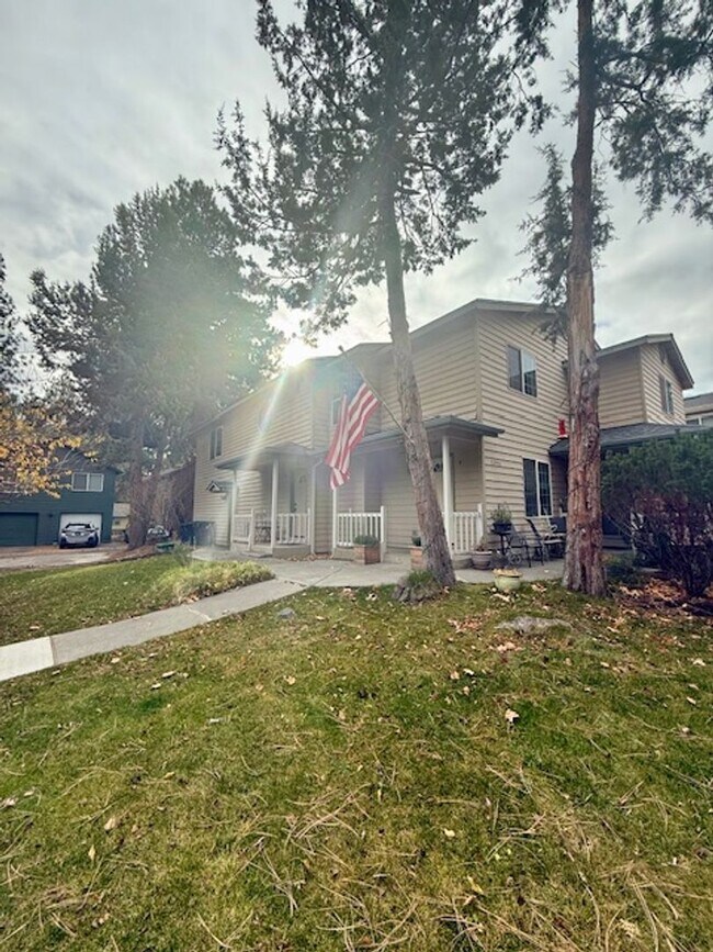 Photo - 1290 NW Knoxville Blvd Unit B