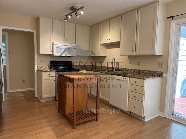 Photo - 4632 Timberhurst Dr