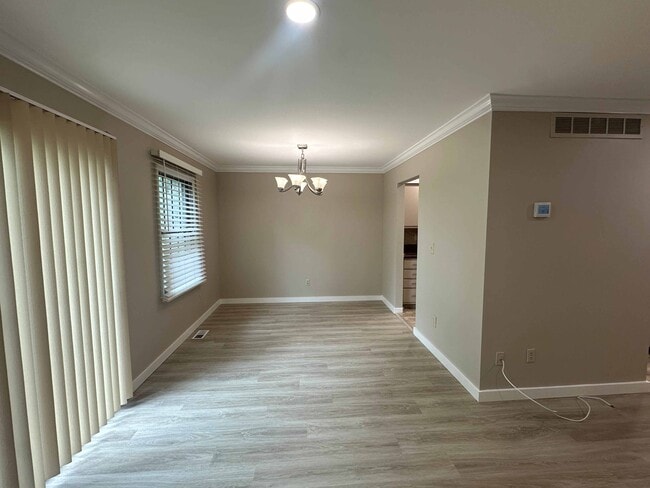 Photo - 8 Hialeah