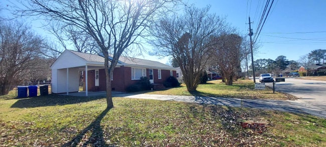 Photo - 1105 Cedar Ln