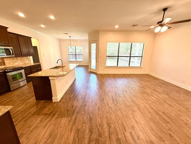 Photo - **APPLICATION RECEIVED** GORGEOUS 4 Bedroo...