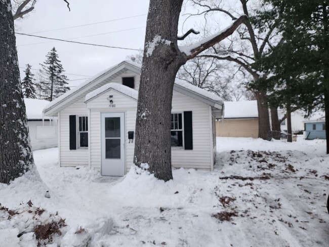 Building Photo - 1780 Superior St