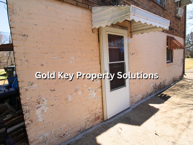 Photo - 1316 E 7th St Unit 1316 E 7th St Apt A