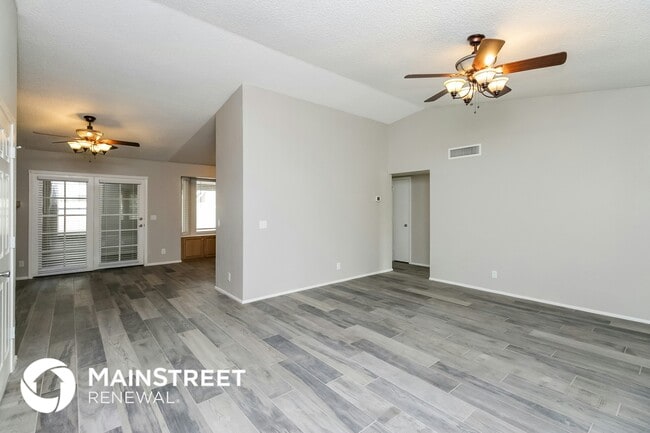 Photo - 4062 E Holmes Ave