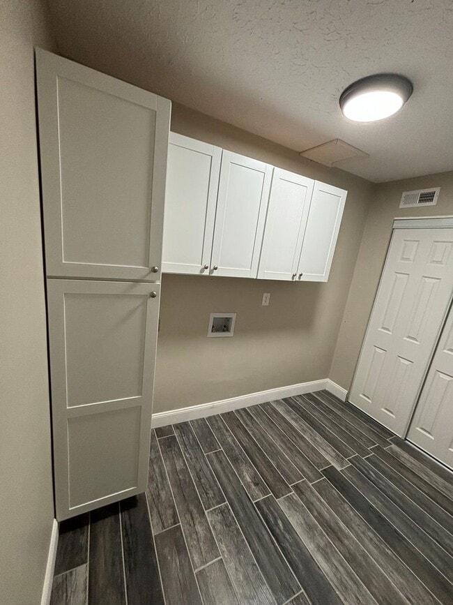 Photo - 3229 Summerhill Ln