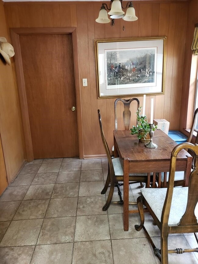 Photo - 605 Cardinal Dr