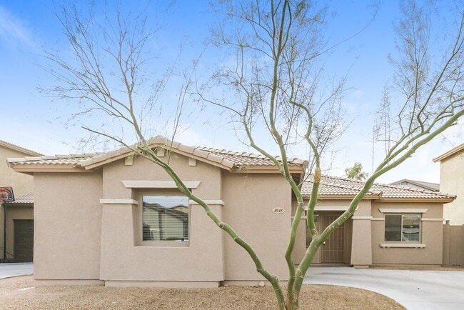 Building Photo - 4945 W Fawn Dr