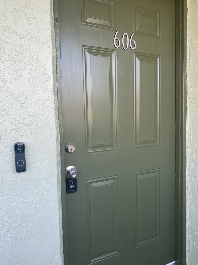 Photo - 1560 University Ln Unit 606