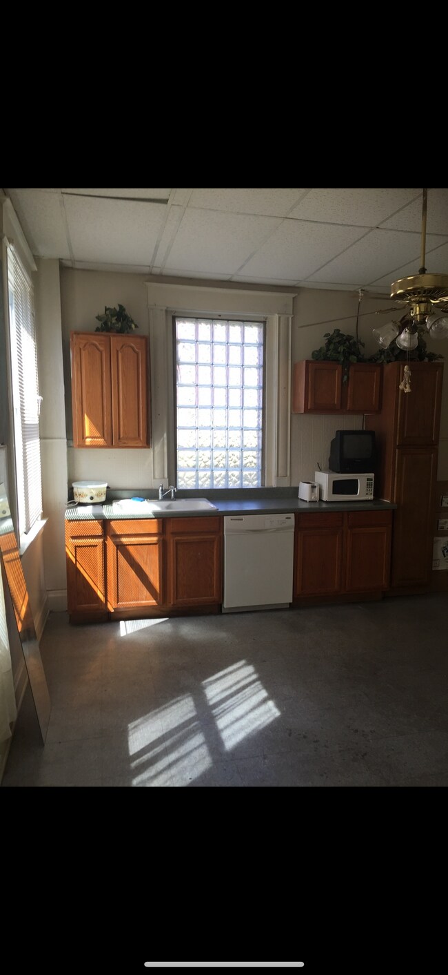 Photo - 919 Worth St