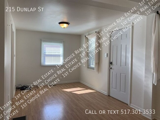Photo - 215 Dunlap St