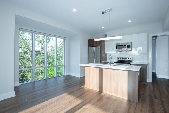 Photo - Spruce Square