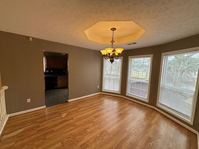 Photo - The Ideal Space to Balance Life, Work and Play.