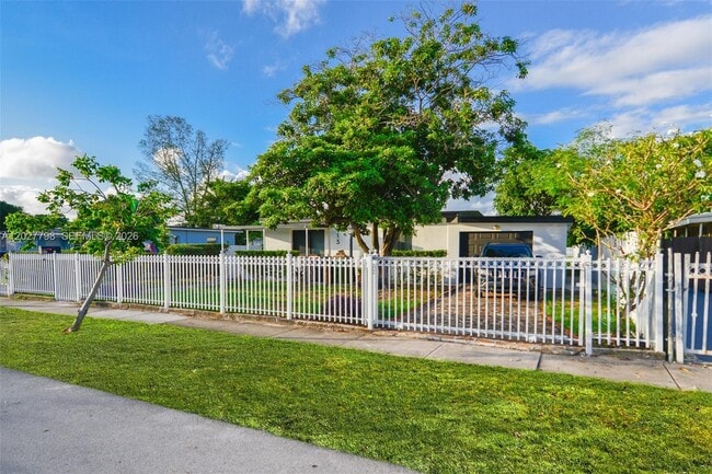 Photo - 415 NW 133rd St
