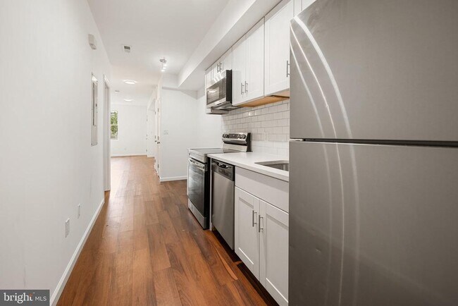 Photo - 1838 C St SE Unit 2