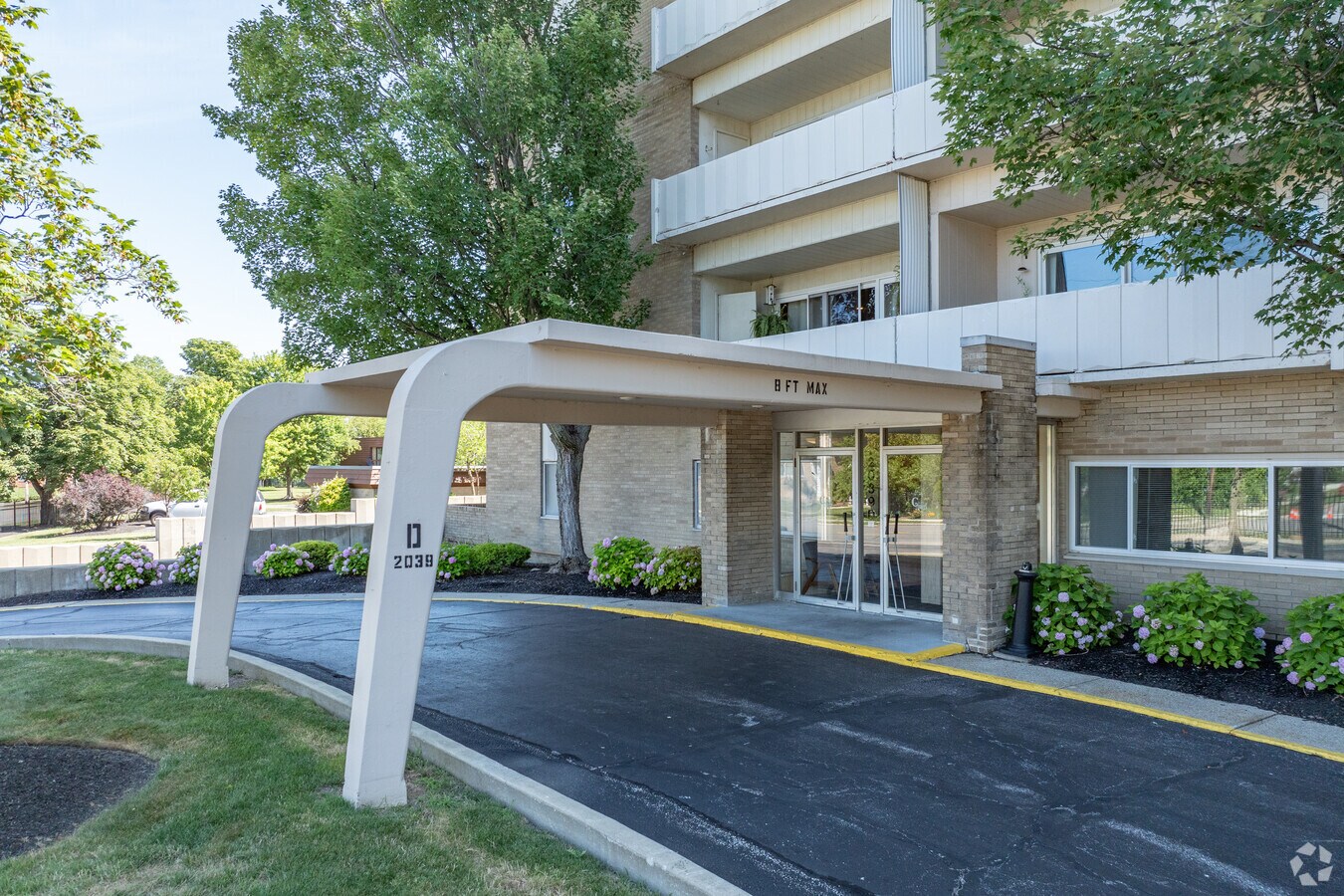 Entrance - Cliff Towers Building D