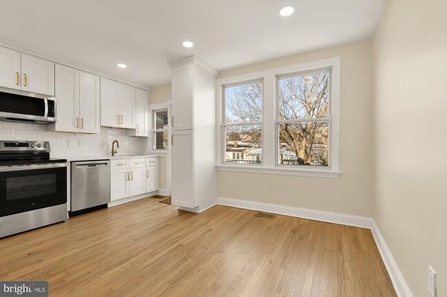 Photo - 2205 Observatory Pl NW