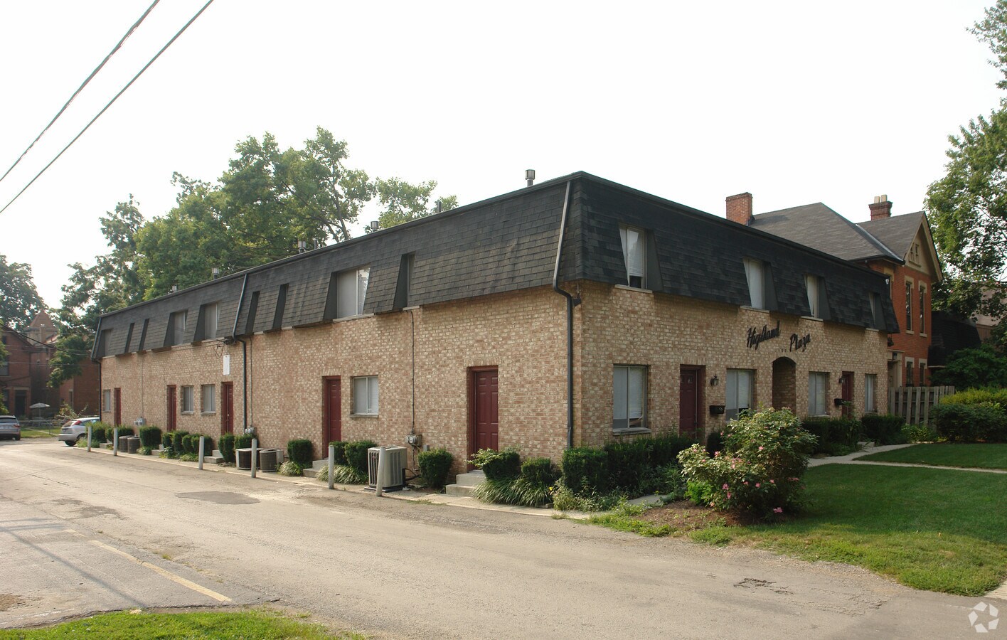 Highland Plaza - Highland Plaza Apartments