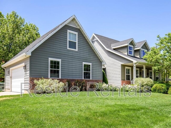 Building Photo - 555 S 800 E