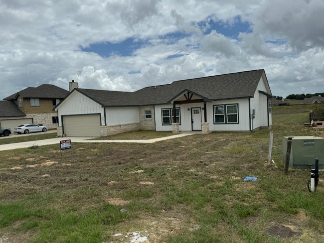 Photo - 180 Turnberry Dr