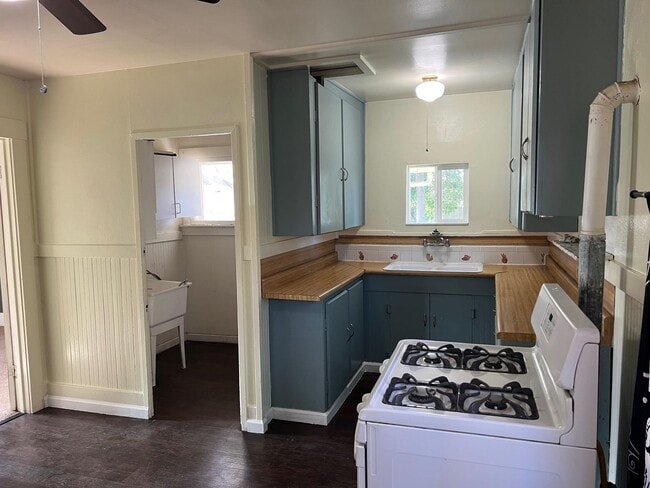 Photo - 22771 Inyo St