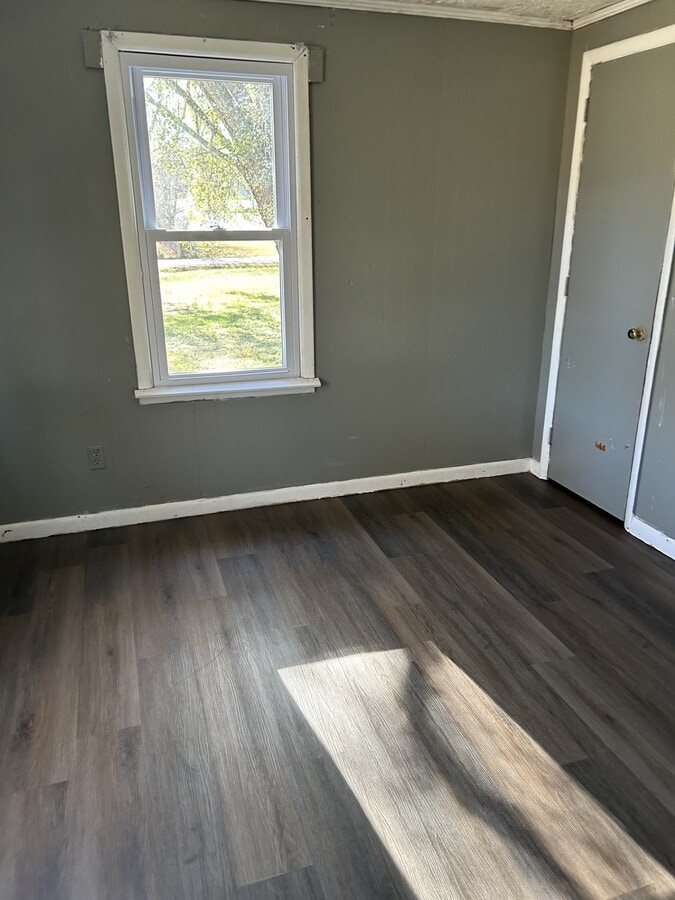 Photo - 604 Sanderson Dr