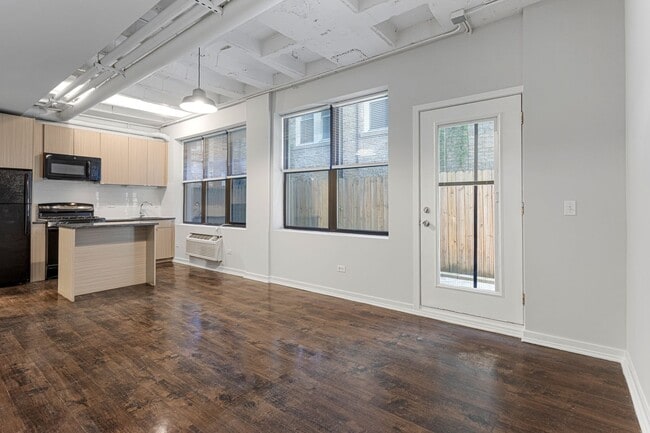 Building Photo - 5722 N Winthrop Ave Rental