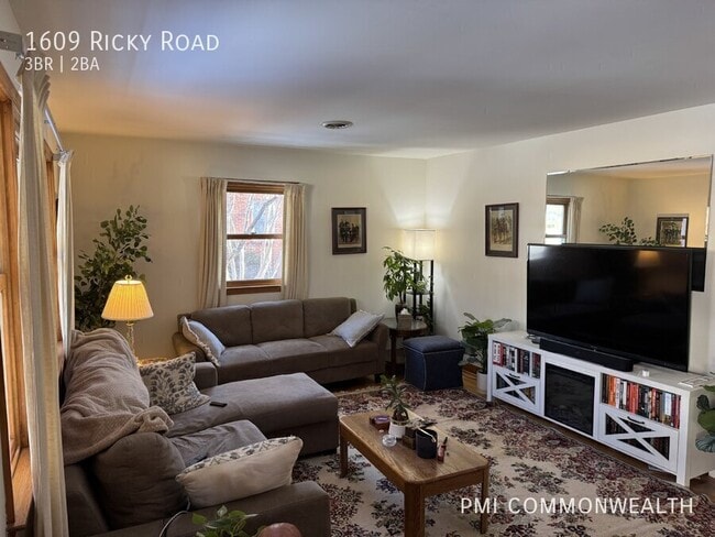 Photo - 1609 Ricky Rd