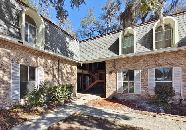 Building Photo - Grand Oaks Rental