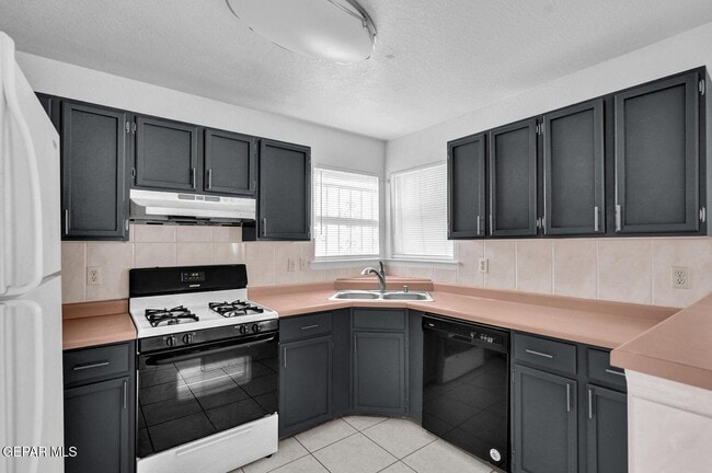 Photo - 1439 Jim Larabel Dr