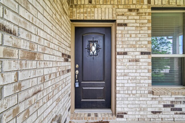 Photo - 5415 Tourmaline Wy