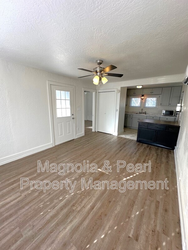 Photo - 1521 Blaine St