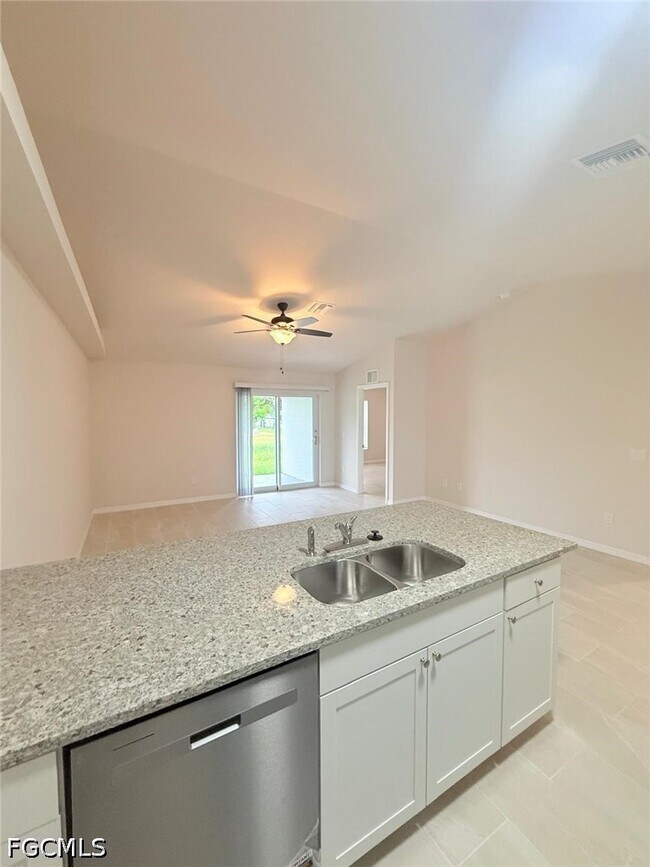 Photo - 620 SE 7th St