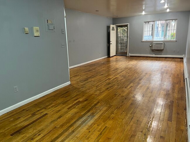 Photo - 1761 63rd St Unidad 1st Fl