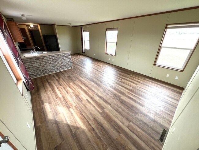 Photo - Pet Friendly 3 Bed 2 Bath Mobile Home in the North Valley With Fenced Yard, Big Garage/work shop,...