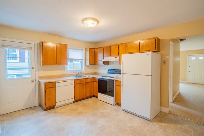 Photo - 974 E Broadway