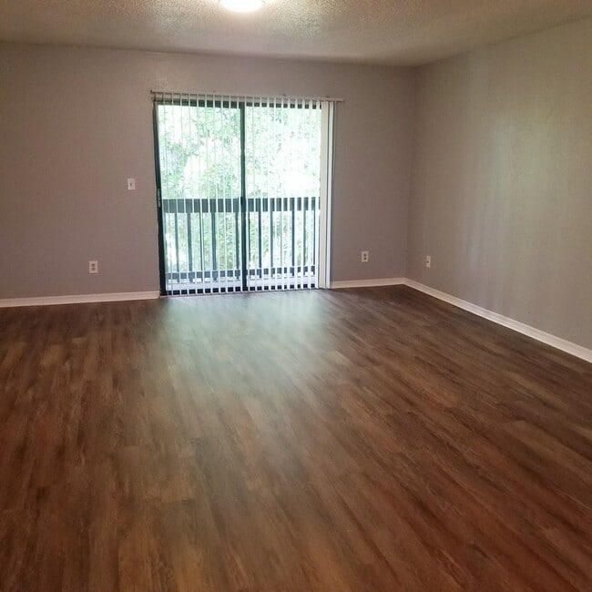 Photo - Oak Manor Apartments