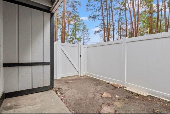 Photo - 950 Forestbrook Rd Unit A2