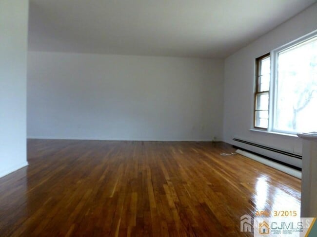 Photo - 2 Ventnor Dr