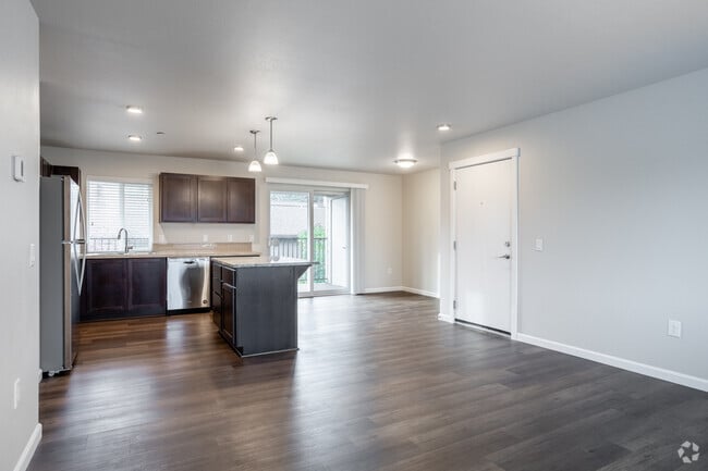 3BR, 2BA - 1,160SF - Castlegate Apartments
